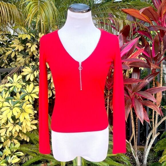 H&M Divided Ribbed Zip Down Top - Picture 2 of 8